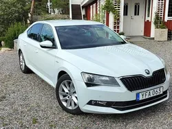 Vit Begagnad 2017 Skoda Superb LAURIN & KLEMENT Halvkombi | 145 000 kr (Superpris)