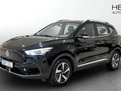 Svart (black) Begagnad 2022 MG ZS Luxury Sedan | 254 900 kr (Bra pris)