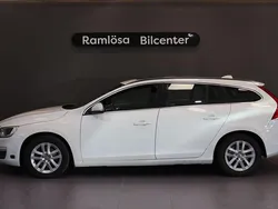 Vit Begagnad 2014 Volvo V60 Momentum Kombi | 109 900 kr (Lite dyr)
