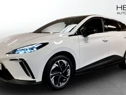 Vit (white) Begagnad 2022 MG MG4 EV Luxury Halvkombi | 274 900 kr (Marknadspris)