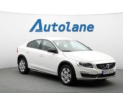 Vit (ice white) Begagnad 2016 Volvo S60 CC Momentum Sedan | 179 900 kr (Marknadspris)