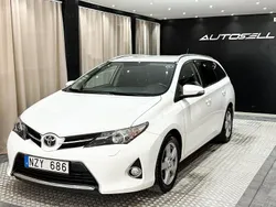 Vit Begagnad 2013 Toyota Auris Touring Sports Active Kombi | 109 900 kr (Lite dyr)