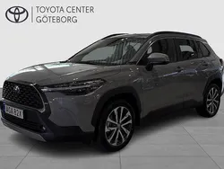 Grå Ny 2025 Toyota Corolla Cross Style SUV | 389 900 kr (Bra pris)