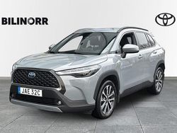Grå Begagnad 2022 Toyota Corolla Cross Style SUV | 359 900 kr (Marknadspris)