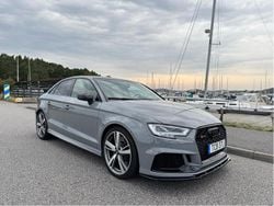 Grå Begagnad 2020 Audi RS3 Comfort Halvkombi | 549 000 kr (Marknadspris)