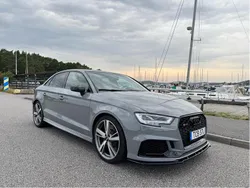 Grå Begagnad 2020 Audi RS3 Comfort Halvkombi | 549 000 kr (Marknadspris)