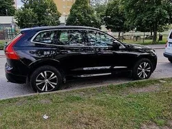 Svart Begagnad 2020 Volvo XC60 Momentum SUV | 275 000 kr (Bra pris)