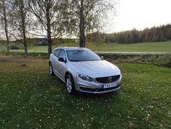 Silver Begagnad 2018 Volvo V60 CC Kombi | 185 000 kr (Superpris)