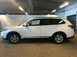 Vit Begagnad 2017 Mitsubishi Outlander SUV | 275 000 kr (Dyr)