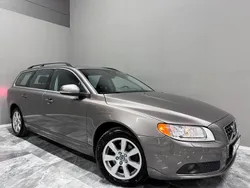 Grå Begagnad 2012 Volvo V70 Momentum Kombi | 99 900 kr (Marknadspris)