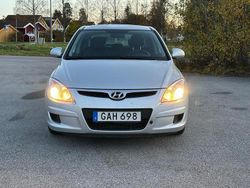 Silver Begagnad 2007 Hyundai i30 Halvkombi | 34 900 kr (Lite dyr)