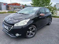 Svart Begagnad 2012 Peugeot 208 Halvkombi | 48 500 kr (Marknadspris)