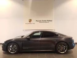 Röd (volcano grey met) Begagnad 2023 Porsche Taycan 4S Sedan | 1 399 000 kr