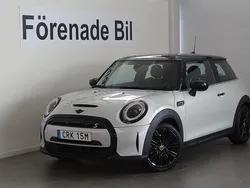 Silver Begagnad 2022 Mini Cooper SE Essential Halvkombi | 229 000 kr (Marknadspris)