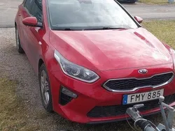Röd Begagnad 2019 Kia Ceed Halvkombi | 135 000 kr (Marknadspris)