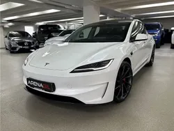 Vit Begagnad 2024 Tesla Model 3 Performance Sedan | 619 900 kr