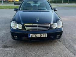 Blå Begagnad 2006 Mercedes C180 Classic Sedan | 25 000 kr (Superpris)