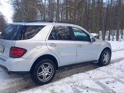 Begagnad 2006 Mercedes ML350 SUV | 99 000 kr