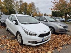 Vit Begagnad 2013 Kia Ceed Comfort Halvkombi | 69 000 kr (Marknadspris)