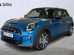 Blå (island blue metallic) Begagnad 2022 Mini Cooper SE Halvkombi | 199 900 kr (Bra pris)