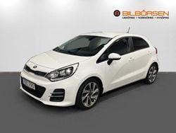 Vit Begagnad 2015 Kia Rio Halvkombi | 99 900 kr (Marknadspris)