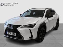 Vit Begagnad 2022 Lexus UX 250h SUV | 304 900 kr (Marknadspris)