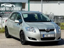 Silver Begagnad 2007 Toyota Auris Halvkombi | 39 900 kr (Marknadspris)
