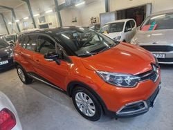 Flerfärgad (flerfärgad (orang)) Begagnad 2016 Renault Captur SUV | 119 900 kr (Marknadspris)