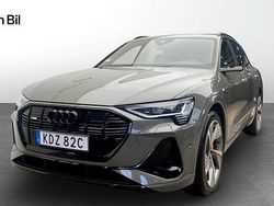 Grå (chronosgrå metallic) Begagnad 2021 Audi e-tron S-Line SUV | 529 000 kr (Dyr)