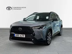 Grå Begagnad 2024 Toyota Corolla Cross Active SUV | 379 800 kr (Marknadspris)