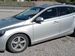 Silver Begagnad 2015 Volvo V40 Kombi | 98 000 kr (Marknadspris)