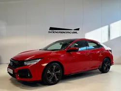 Röd Begagnad 2017 Honda Civic SE Halvkombi | 209 900 kr (Marknadspris)
