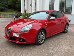 Röd Begagnad 2014 Alfa Romeo Giulietta Veloce Halvkombi | 74 000 kr (Marknadspris)