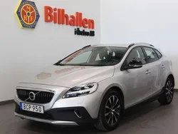 Silver Begagnad 2019 Volvo V40 CC Momentum Kombi | 189 000 kr (Marknadspris)