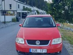 Röd Begagnad 2006 VW Touran Minibuss | 34 900 kr