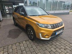 Gul (gul metallic) Begagnad 2018 Suzuki Vitara SUV | 189 900 kr (Marknadspris)