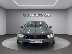 Mörkgrå Begagnad 2016 VW Passat GT Sedan | 189 800 kr (Marknadspris)
