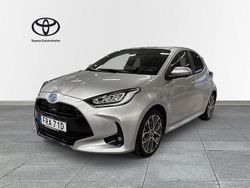 Silver Begagnad 2024 Toyota Yaris Hybrid Style Halvkombi | 294 900 kr