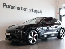 Svart (jet black metallic) Begagnad 2024 Porsche Macan Turbo SUV | 1 195 000 kr (Bra pris)
