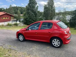 Röd Begagnad 2010 Peugeot 206+ Halvkombi | 24 900 kr (Marknadspris)