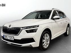 Vit Begagnad 2022 Skoda Kamiq Style SUV | 229 900 kr (Marknadspris)