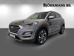 Ljusgrå (lgrå) Begagnad 2020 Hyundai Tucson Premium SUV | 179 900 kr (Marknadspris)