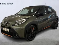 Grön Begagnad 2022 Toyota Aygo Limited Halvkombi | 204 900 kr (Marknadspris)