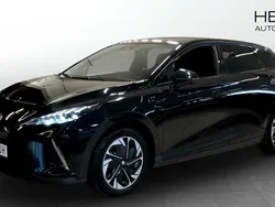 Svart (black) Begagnad 2022 MG MG4 EV Luxury Halvkombi | 249 900 kr