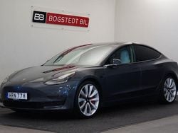 Grå Begagnad 2019 Tesla Model 3 Performance Sedan | 269 000 kr (Marknadspris)