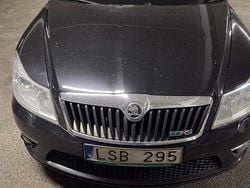 Svart Begagnad 2011 Skoda Octavia RS Sedan | 67 000 kr (Marknadspris)