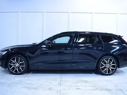 Svart Begagnad 2021 Volvo V60 R-Design Kombi | 339 000 kr (Superpris)