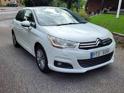 Vit Begagnad 2012 Citroën C4 Halvkombi | 43 000 kr (Marknadspris)