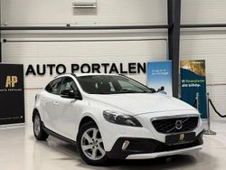 Vit Begagnad 2013 Volvo V40 CC Momentum Kombi | 109 900 kr (Marknadspris)