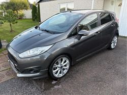Grå Begagnad 2017 Ford Fiesta ST-Line Halvkombi | 94 000 kr (Bra pris)